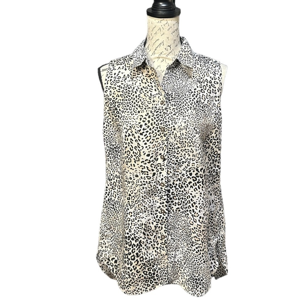Chico's Sleeveless Button Down SleevelrssCheeta Print Top Size 1P (Medium Petite